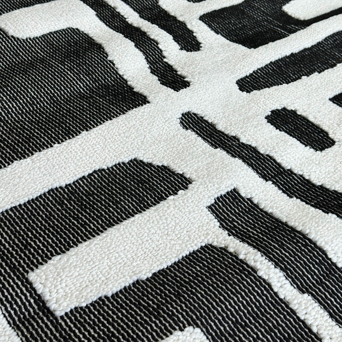 Ant 901484 Black / Cream Area Rug
