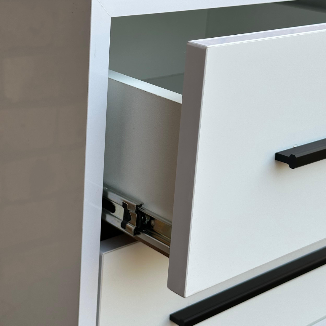 High Gloss White Nightstand with 2 Drawers – Contemporary Bedside Table with Metal Frame, Bedroom Storage Organizer Solid Wood Free Standing Pedestal